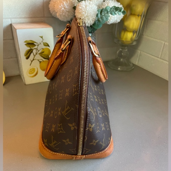 Louis Vuitton LV Monogram Alma PM - Picture 4 of 10